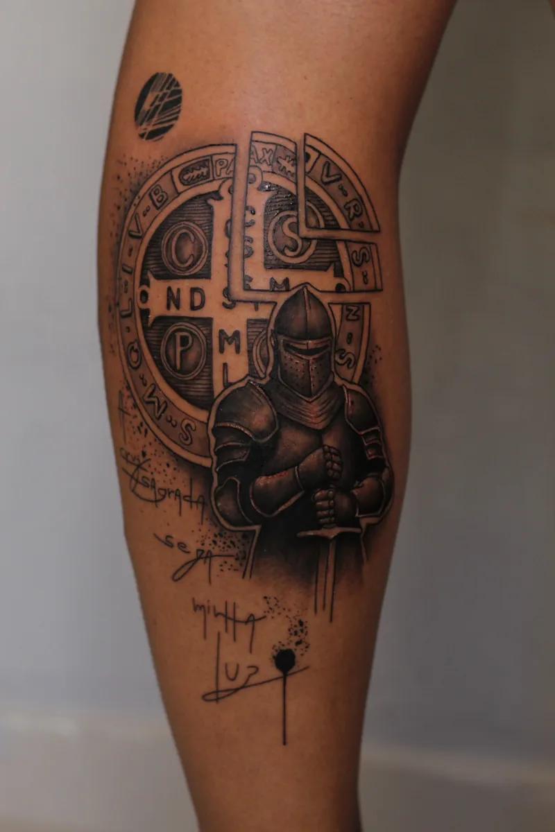 Tatuagem de guerreiro em preto e cinza Palivo Tattoo