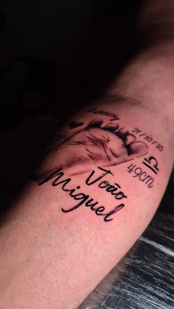 Tatuagem afetiva de nascimento Palivo Tattoo